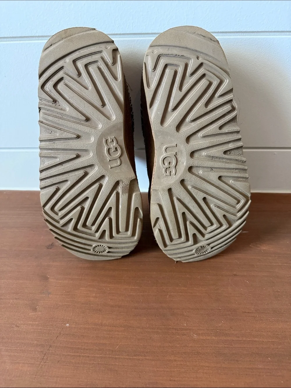 UGG Kids Chestnut Suede Slip-On Shearling Clog